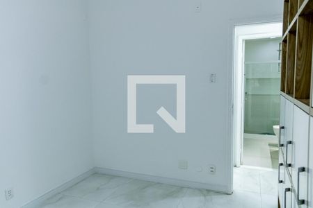 Quarto 1 de apartamento à venda com 3 quartos, 120m² em Copacabana, Rio de Janeiro