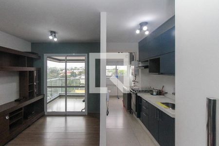 Sala e cozinha de apartamento para alugar com 2 quartos, 60m² em Vila Ema, São Paulo