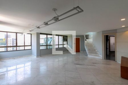 Apartamento à venda com 300m², 3 quartos e 4 vagasSala