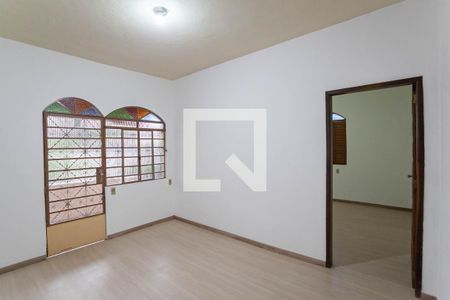 Sala de casa para alugar com 1 quarto, 105m² em Jardim Guanabara, Belo Horizonte