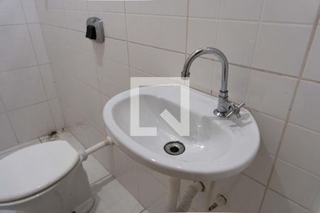 Banheiro de apartamento para alugar com 1 quarto, 35m² em Jardim Santa Cristina, Santo André