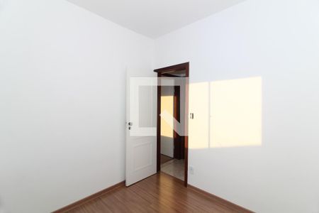 Quarto 2 de apartamento para alugar com 2 quartos, 60m² em Padre Eustáquio, Belo Horizonte