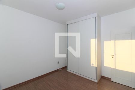 Quarto 2 de apartamento para alugar com 2 quartos, 60m² em Padre Eustáquio, Belo Horizonte