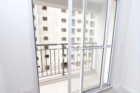 Vista de apartamento à venda com 2 quartos, 38m² em Jardim Piqueroby, São Paulo