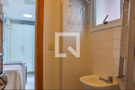 Apartamento para alugar com 133m², 3 quartos e 4 vagas Apartamento para alugar com 133m², 3 quartos e 4 vagasBanheiro de serviço