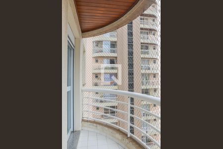 Apartamento para alugar com 133m², 3 quartos e 4 vagas Apartamento para alugar com 133m², 3 quartos e 4 vagasSacada