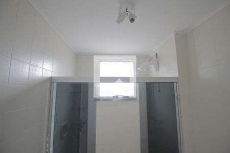 Banheiro de apartamento à venda com 1 quarto, 44m² em Bom Jesus, Porto Alegre