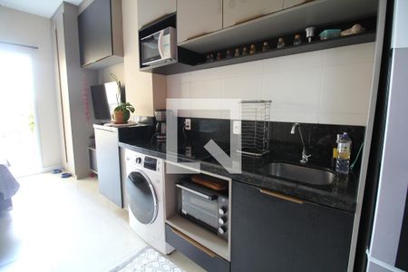 Cozinha de kitnet/studio para alugar com 1 quarto, 27m² em Liberdade, São Paulo