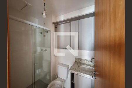 Banheiro social de apartamento para alugar com 2 quartos, 42m² em Encantado, Rio de Janeiro