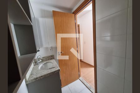 Banheiro Social de apartamento para alugar com 2 quartos, 42m² em Encantado, Rio de Janeiro