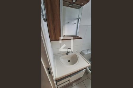 Pia banheiro  de apartamento para alugar com 2 quartos, 45m² em Parque Santa Rosa, Suzano