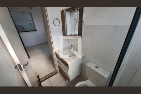 Banheiro  de apartamento para alugar com 2 quartos, 45m² em Parque Santa Rosa, Suzano