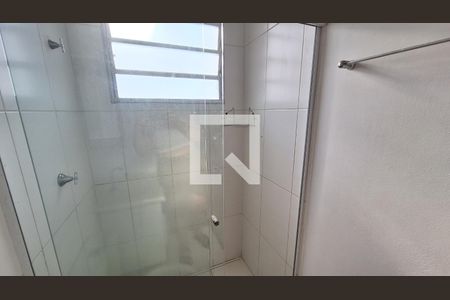 Banheiro de apartamento para alugar com 2 quartos, 45m² em Parque Santa Rosa, Suzano