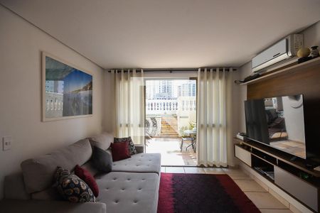 Sala de tv de apartamento à venda com 3 quartos, 220m² em Vila Andrade, São Paulo