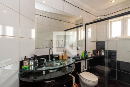 Casa à venda com 465m², 4 quartos e 6 vagas Casa à venda com 465m², 4 quartos e 6 vagasBanheiro da Suíte 3