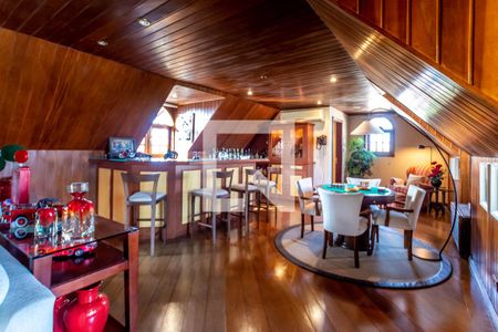 Casa à venda com 465m², 4 quartos e 6 vagas Casa à venda com 465m², 4 quartos e 6 vagasÁrea de Descanso
