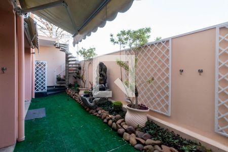 Casa à venda com 465m², 4 quartos e 6 vagas Casa à venda com 465m², 4 quartos e 6 vagasQuintal