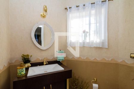 Casa à venda com 465m², 4 quartos e 6 vagas Casa à venda com 465m², 4 quartos e 6 vagasLavabo