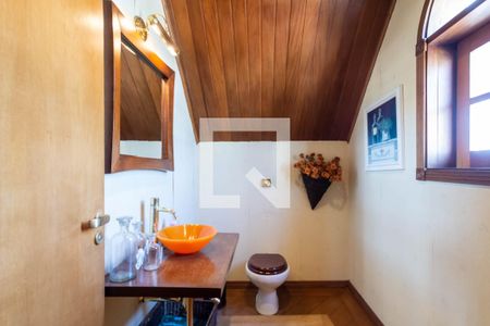 Casa à venda com 465m², 4 quartos e 6 vagas Casa à venda com 465m², 4 quartos e 6 vagasLavabo