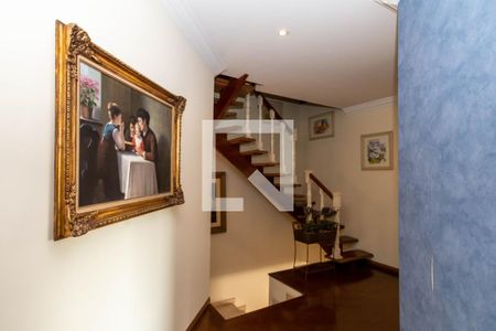 Casa à venda com 465m², 4 quartos e 6 vagas Casa à venda com 465m², 4 quartos e 6 vagasCorredor