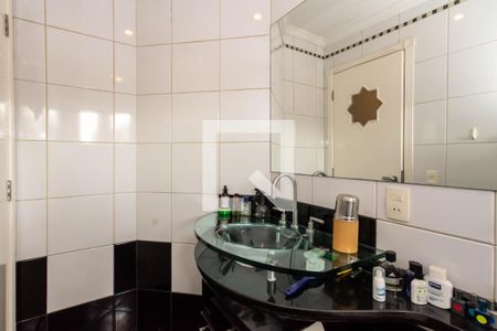 Casa à venda com 465m², 4 quartos e 6 vagas Casa à venda com 465m², 4 quartos e 6 vagasBanheiro da Suíte 3