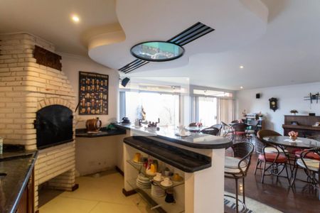 Casa à venda com 465m², 4 quartos e 6 vagas Casa à venda com 465m², 4 quartos e 6 vagasÁrea de Lazer