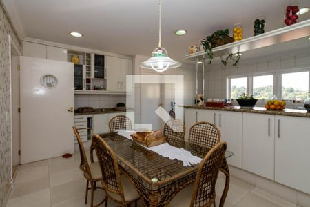 Casa à venda com 465m², 4 quartos e 6 vagas Casa à venda com 465m², 4 quartos e 6 vagasCopa