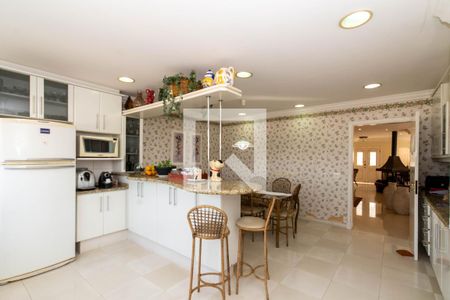 Casa à venda com 465m², 4 quartos e 6 vagas Casa à venda com 465m², 4 quartos e 6 vagasCopa