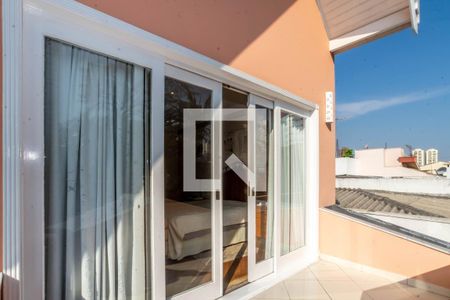 Casa à venda com 465m², 4 quartos e 6 vagas Casa à venda com 465m², 4 quartos e 6 vagasVaranda da Suíte master