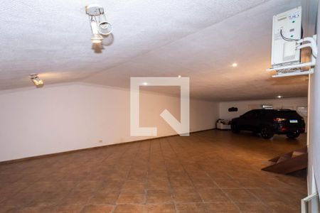 Casa à venda com 465m², 4 quartos e 6 vagas Casa à venda com 465m², 4 quartos e 6 vagasGaragem