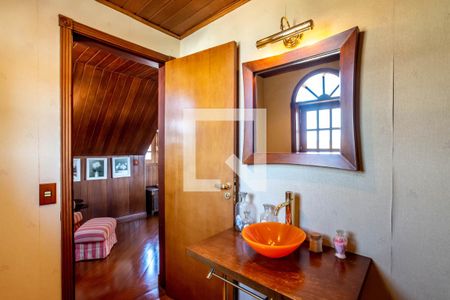 Casa à venda com 465m², 4 quartos e 6 vagas Casa à venda com 465m², 4 quartos e 6 vagasLavabo