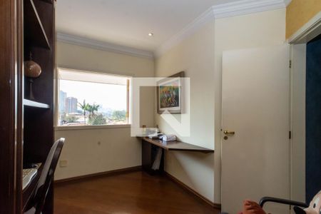 Casa à venda com 465m², 4 quartos e 6 vagas Casa à venda com 465m², 4 quartos e 6 vagasEscritório