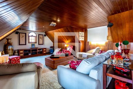 Casa à venda com 465m², 4 quartos e 6 vagas Casa à venda com 465m², 4 quartos e 6 vagasÁrea de Descanso