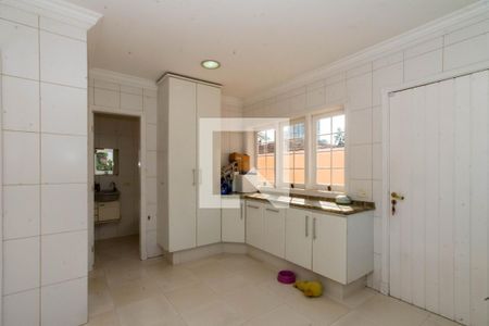 Casa à venda com 465m², 4 quartos e 6 vagas Casa à venda com 465m², 4 quartos e 6 vagasCozinha