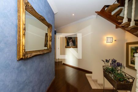 Casa à venda com 465m², 4 quartos e 6 vagas Casa à venda com 465m², 4 quartos e 6 vagasCorredor