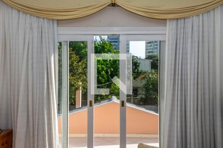 Casa à venda com 465m², 4 quartos e 6 vagas Casa à venda com 465m², 4 quartos e 6 vagasVaranda da Suíte master
