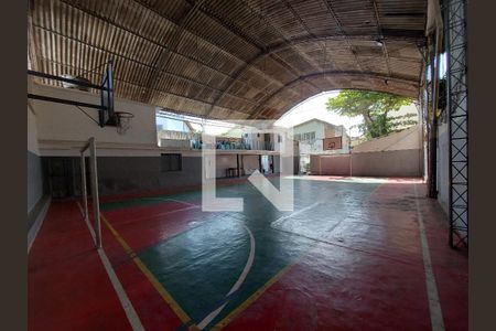 Casa de condomínio à venda com 375m², 4 quartos e 1 vaga Casa de condomínio à venda com 375m², 4 quartos e 1 vagaQuadra Esportiva