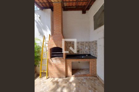 Casa de condomínio à venda com 375m², 4 quartos e 1 vaga Casa de condomínio à venda com 375m², 4 quartos e 1 vagaÁrea comum - Churrasqueira