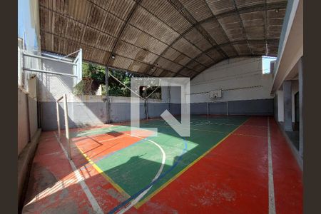 Casa de condomínio à venda com 375m², 4 quartos e 1 vaga Casa de condomínio à venda com 375m², 4 quartos e 1 vagaQuadra Esportiva