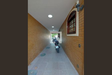 Casa de condomínio à venda com 375m², 4 quartos e 1 vaga Casa de condomínio à venda com 375m², 4 quartos e 1 vagaGaragem