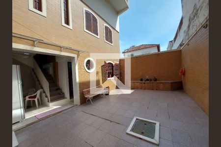 Casa de condomínio à venda com 375m², 4 quartos e 1 vaga Casa de condomínio à venda com 375m², 4 quartos e 1 vagaGaragem / Quintal