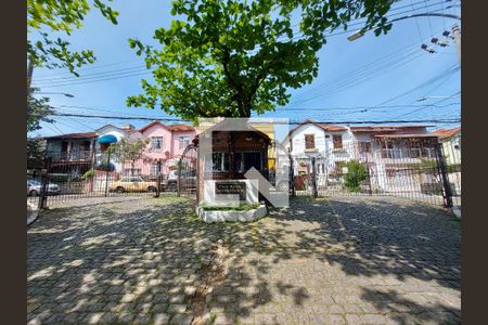 Casa de condomínio à venda com 375m², 4 quartos e 1 vaga Casa de condomínio à venda com 375m², 4 quartos e 1 vagaPortaria do Condomínio