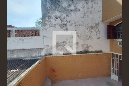 Casa de condomínio à venda com 375m², 4 quartos e 1 vaga Casa de condomínio à venda com 375m², 4 quartos e 1 vagaQuarto de Serviço - 2º Andar - Janela