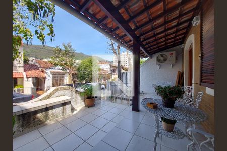 Casa de condomínio à venda com 375m², 4 quartos e 1 vaga Casa de condomínio à venda com 375m², 4 quartos e 1 vagaVaranda da Sala