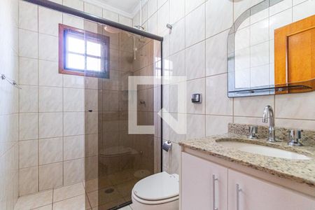 Banheiro de casa à venda com 3 quartos, 253m² em Umuarama, Osasco