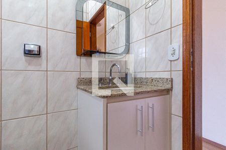 Banheiro de casa à venda com 3 quartos, 253m² em Umuarama, Osasco