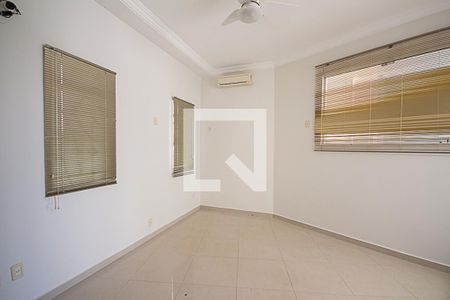 Sala de TV de casa para alugar com 3 quartos, 400m² em City Ribeirão, Ribeirão Preto