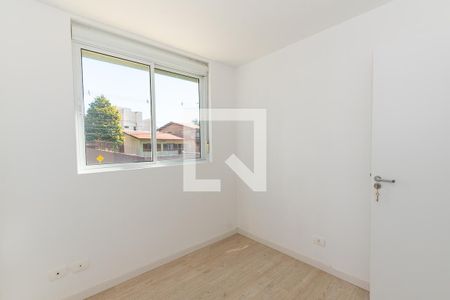 Quarto 1 de apartamento para alugar com 2 quartos, 55m² em Bacacheri, Curitiba