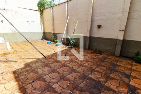 Casa à venda com 250m², 3 quartos e 3 vagas Casa à venda com 250m², 3 quartos e 3 vagasQuintal