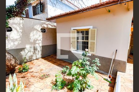 Casa à venda com 250m², 3 quartos e 3 vagas Casa à venda com 250m², 3 quartos e 3 vagasFachada